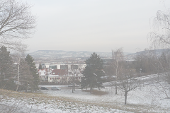 ヴァイゼンホフ丘から見下ろしたシュツットガルト市街です。すり鉢状の地形がよくわかります。