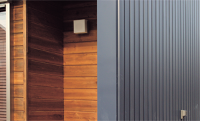 外壁(ガルバリウム鋼板+スギ板貼り)