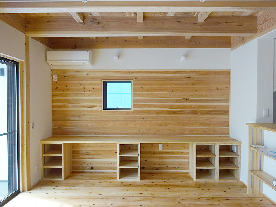 お母様の目の届く所にスタディーコーナーを造りました!