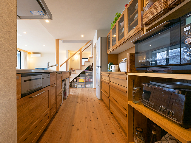 ウッドワン社製のキッチンスイージーが入りました!