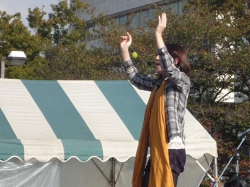 テーマソング「どんぐりの家」のお披露目（みどりこさん）
